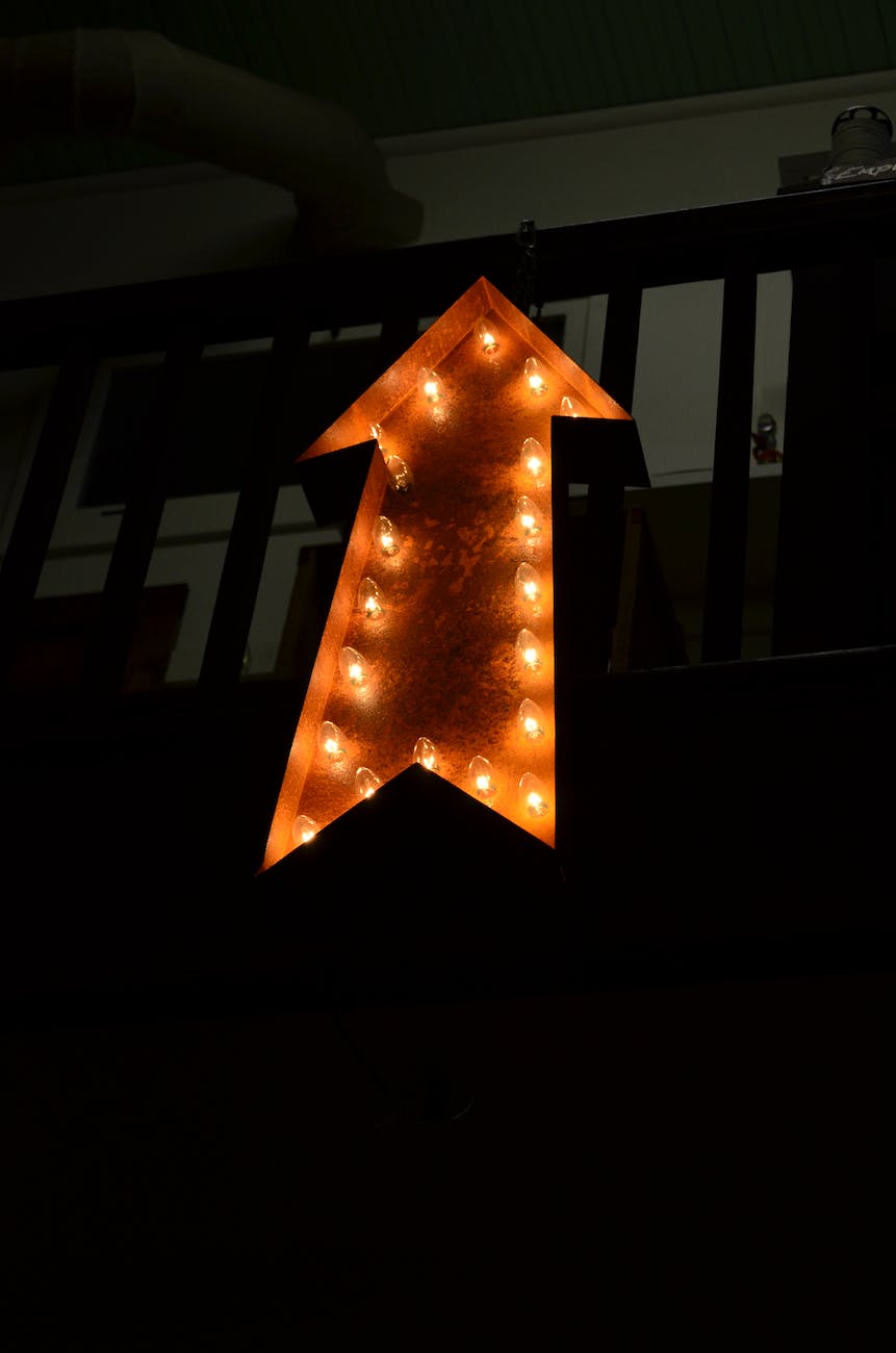 lighted brown arrow lamp