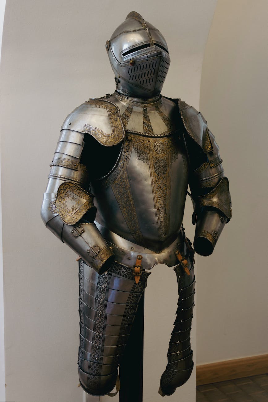 a suit of armor on display in a museum